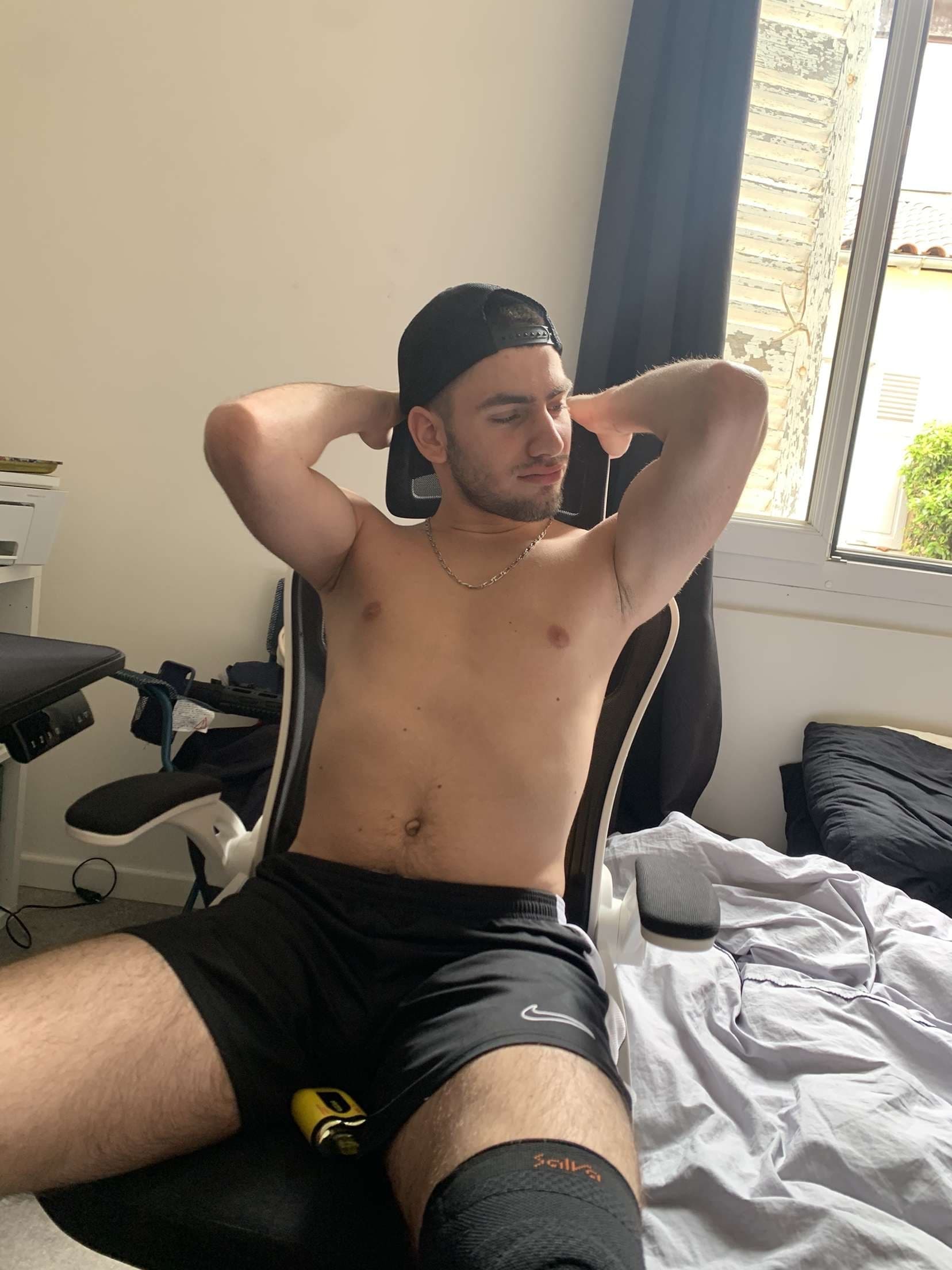 Travis - Rencontre Asiatique à Rossens VD Profil de Travis, 34 ans, Rencontre Asiatique à Rossens VD (Vaud)