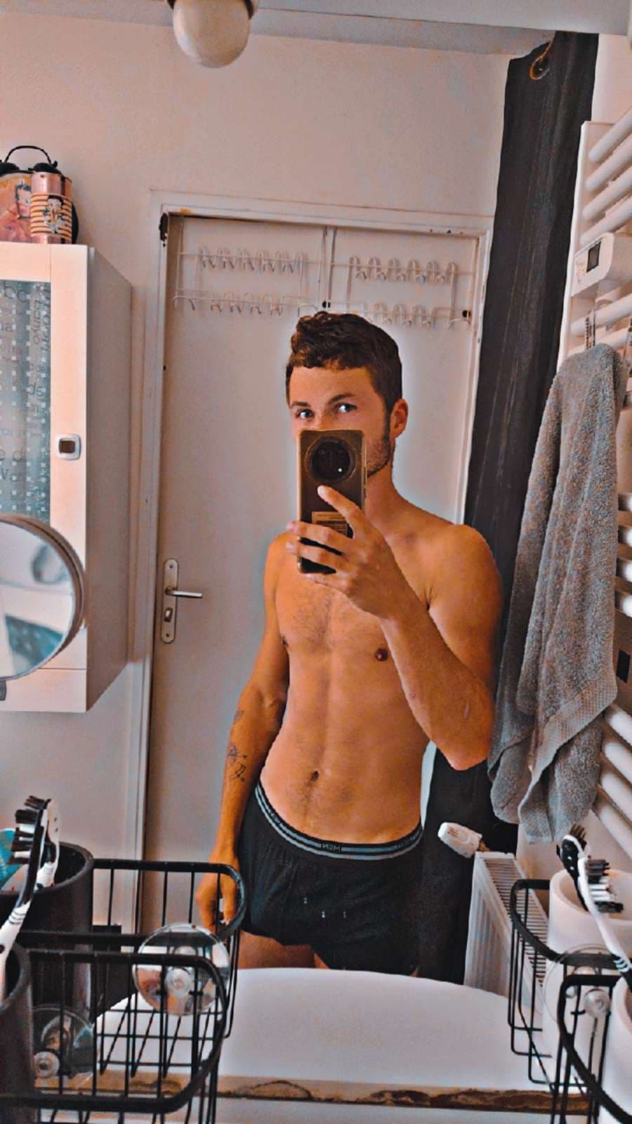 Elliot - Rencontre Asiatique à Bützberg Profil de Elliot, 27 ans, Rencontre Asiatique à Bützberg (Berne)